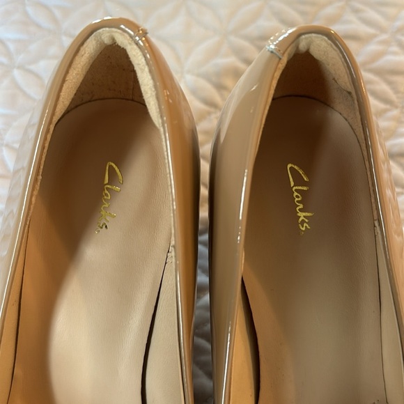 Clarks Kaylin Cara 2 Block Heels Size US 8.5 M Nude Color - Picture 8 of 16